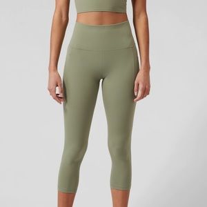 Athleta Capri Tights